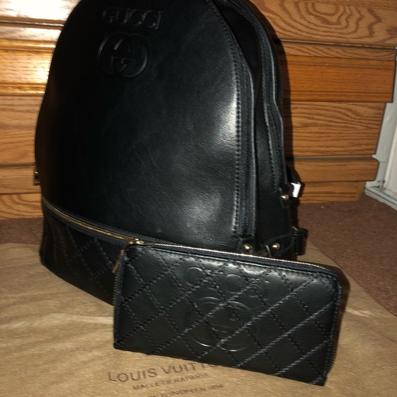 Backpack - Picture 3 of 4